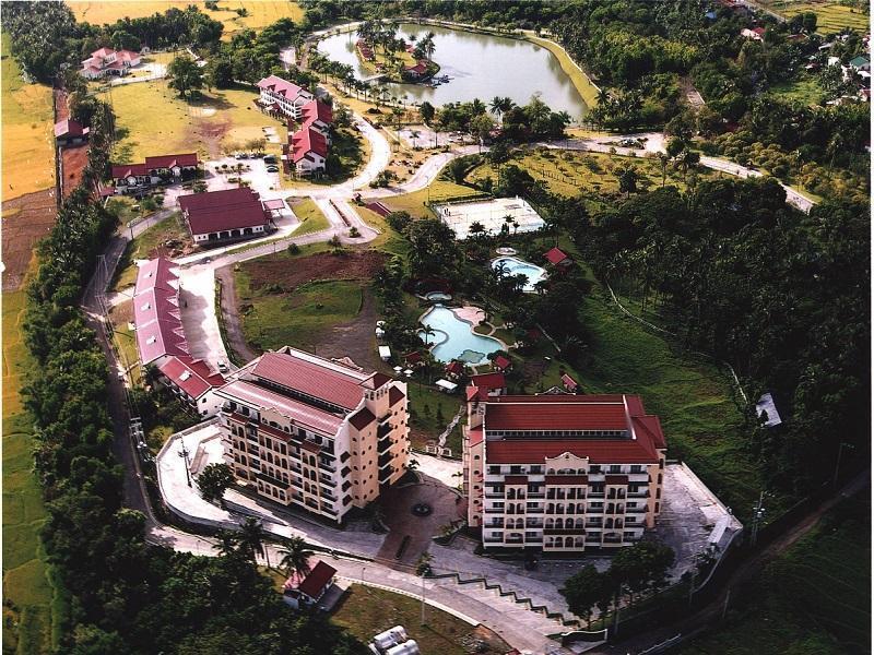 Graceland Estates And Country Club Hotel Lucena Buitenkant foto